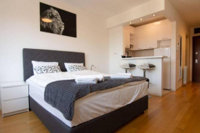 A Blok New Modern - Free garage parking, comfortable, quiet with a park view